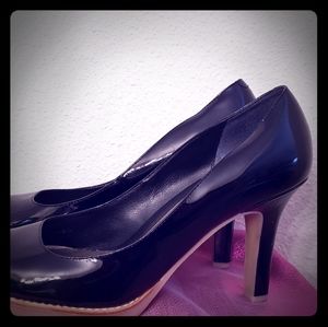 🖖🖖Saks Fifth Ave Black Rubber Sole Heels